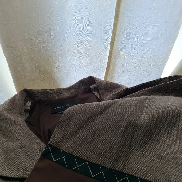 BCBG...BEAUTIFUL LONG COAT - Picture 6 of 7